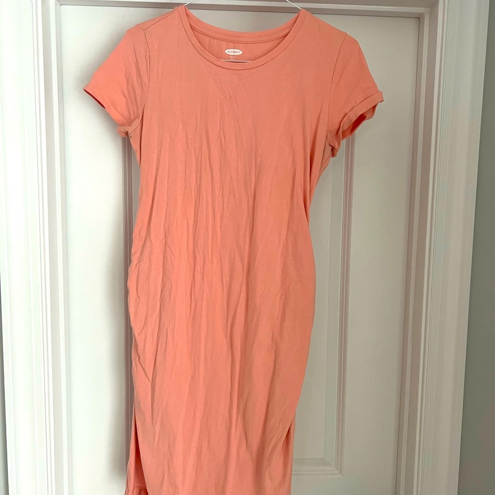 Mid length t-shirt maternity dress